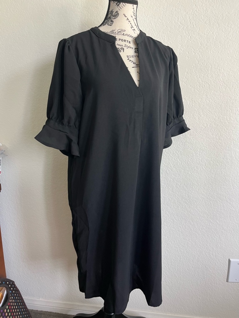 NWOT SHEIN Black V-Neck Short Sleeve Dress Size XL